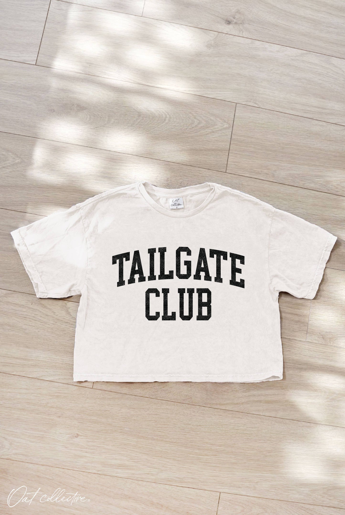 TAILGATE CLUB  Cropped Mineral Graphic Top